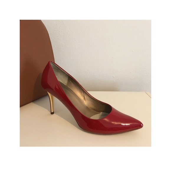 unknown Shoes - Red Patent Leather Pump